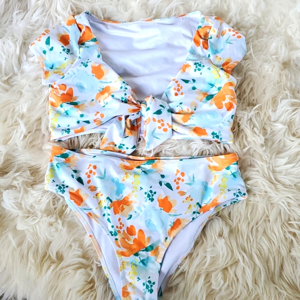 2 piece capped sleeve swimsuit